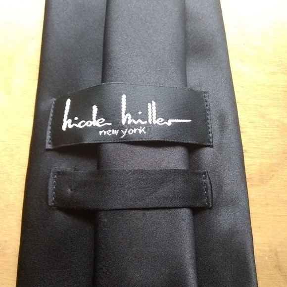 Nicole Miller Other - Nicole Miller silk tie